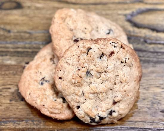 Order Oatmeal Cookie (2 pcs) food online from My Three Sons Bagels store, Garden City on bringmethat.com