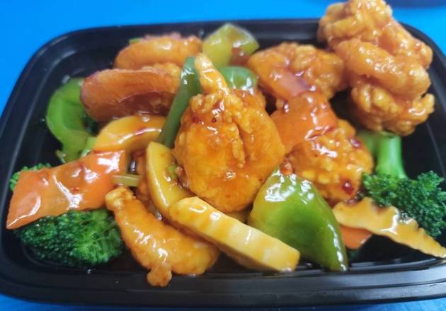 Order S5. General Tso's Shrimp (Spicy) 左虾大 food online from Mr. Wonton store, Egg Harbor Township on bringmethat.com