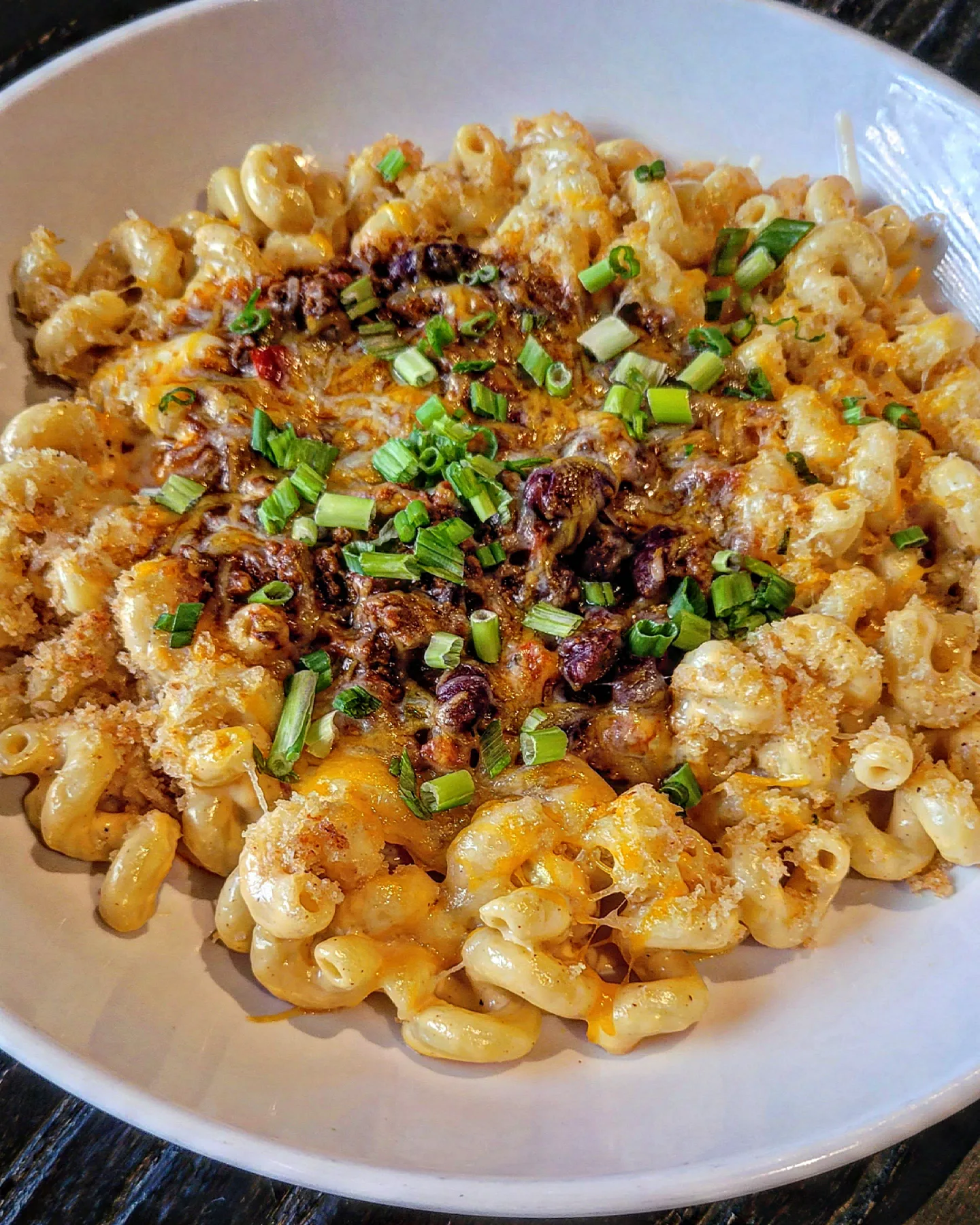 Order Loaded Chili Mac N Cheese food online from Grill & Tap Room at Shadow Lake store, Penfield on bringmethat.com