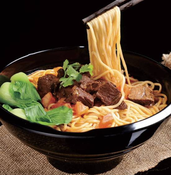 Order Taiwanese Tomato Beef Brisket Noodles 台湾番茄西红柿面 food online from Noodleman store, Las Vegas on bringmethat.com