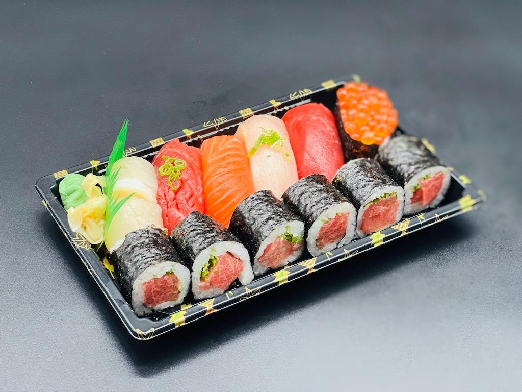 Order Omakase Nigiri Sushi food online from I Sushi Inc. store, Ridgewood on bringmethat.com