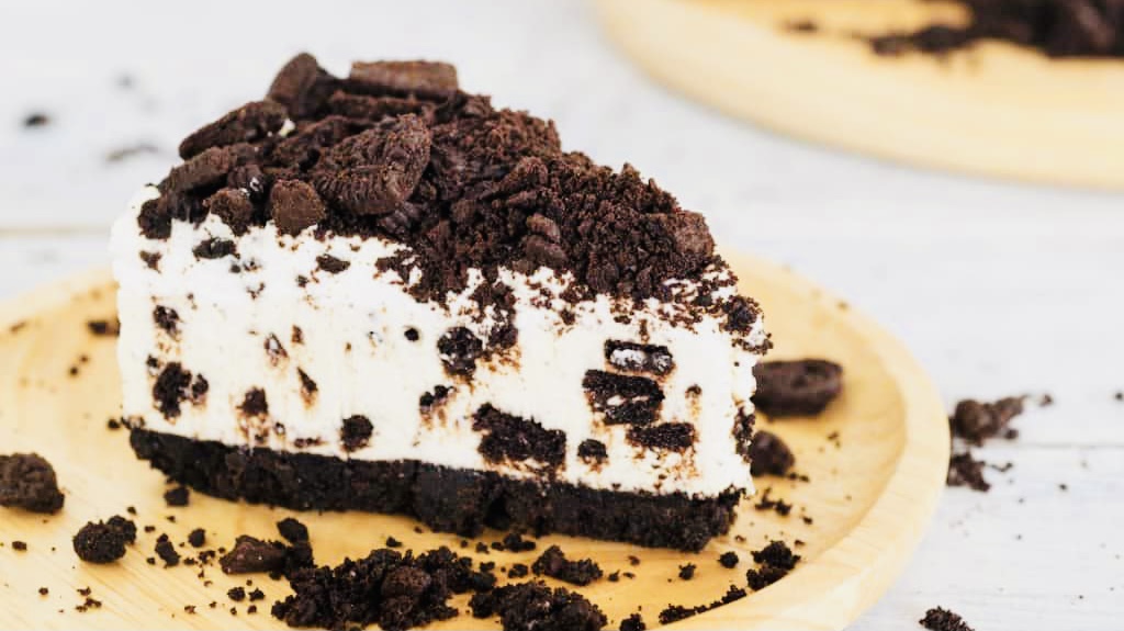 Order Oreo cheesecake  food online from Chris Pizza store, Clifton on bringmethat.com