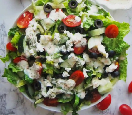 Order Greek Salad food online from Janik's Cafe store, Chicago on bringmethat.com