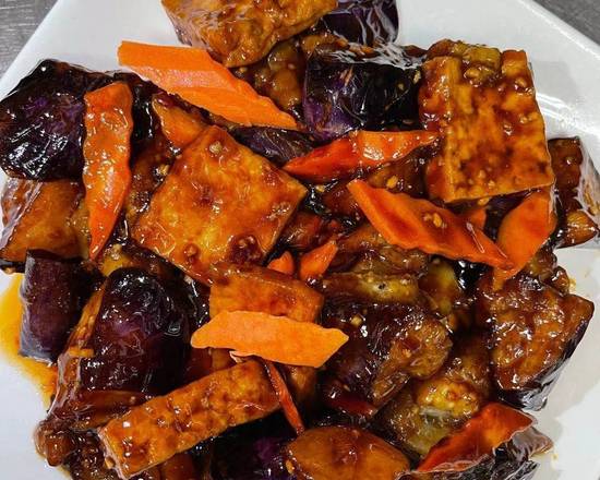 Order Eggplant & Tofu w/ Spicy Garlic Sauce food online from Thousand Wok store, Thousand Oaks on bringmethat.com