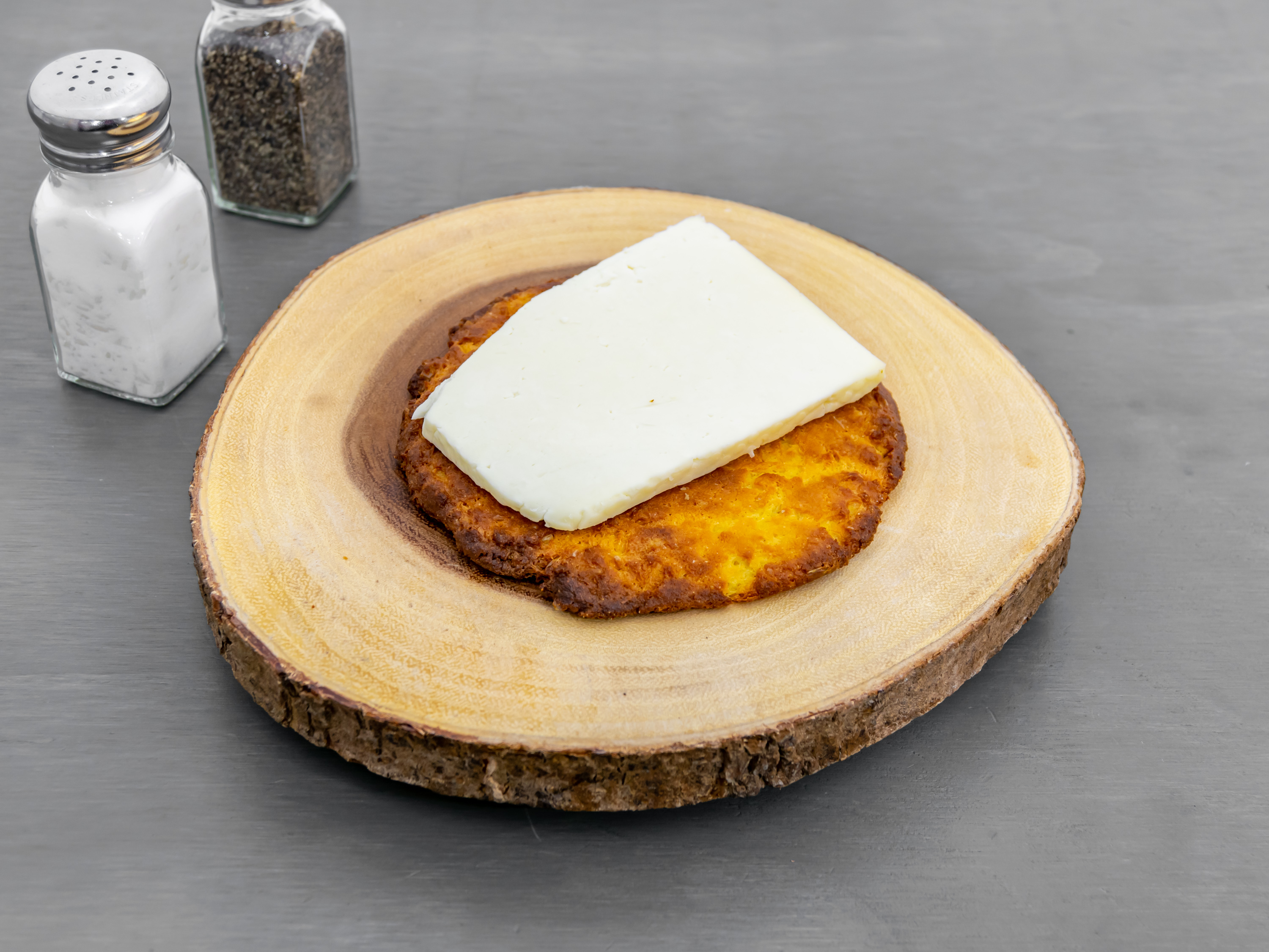 Order Arepa con Queso Rallado food online from Monchys Colombian Grill store, Dover on bringmethat.com