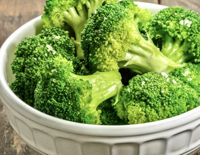 Order Steamed Broccoli  food online from AKO Asian store, Brooklyn on bringmethat.com