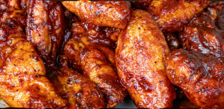 Order Chicken Wings • Asinhas de Frango Frito food online from Tradião Da Roa store, Milford on bringmethat.com