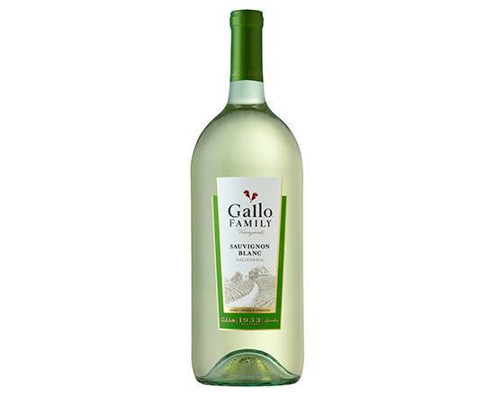 Order Gallo Family Vineyards Sauvignon Blanc, 1.5L white wine (12.0% ABV) food online from Signal Liquor store, Signal Hill on bringmethat.com