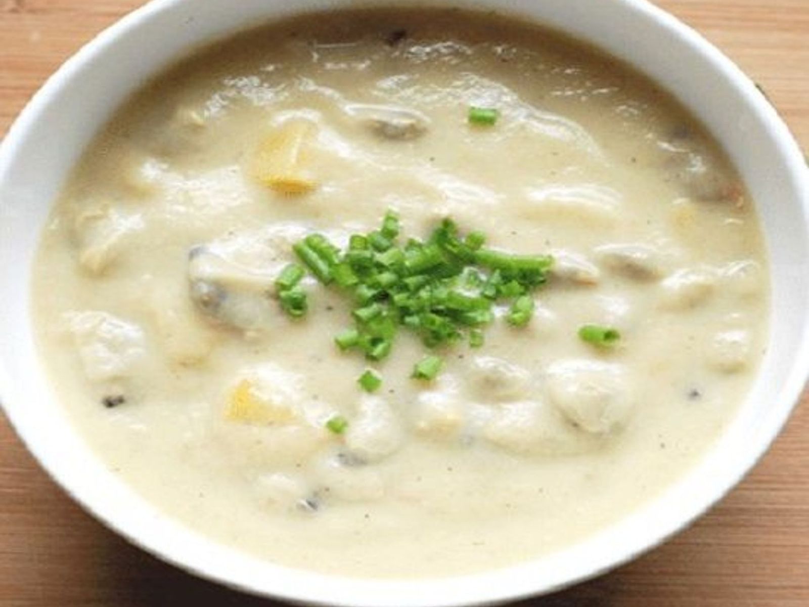 Order New England Clam Chowder food online from Juicy Seafood store, Clarksville on bringmethat.com