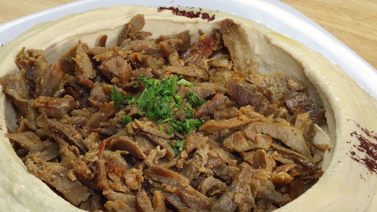 Order Hummus with Pita Chips Topped with Steak food online from Fill-A-Pita store, Bolingbrook on bringmethat.com