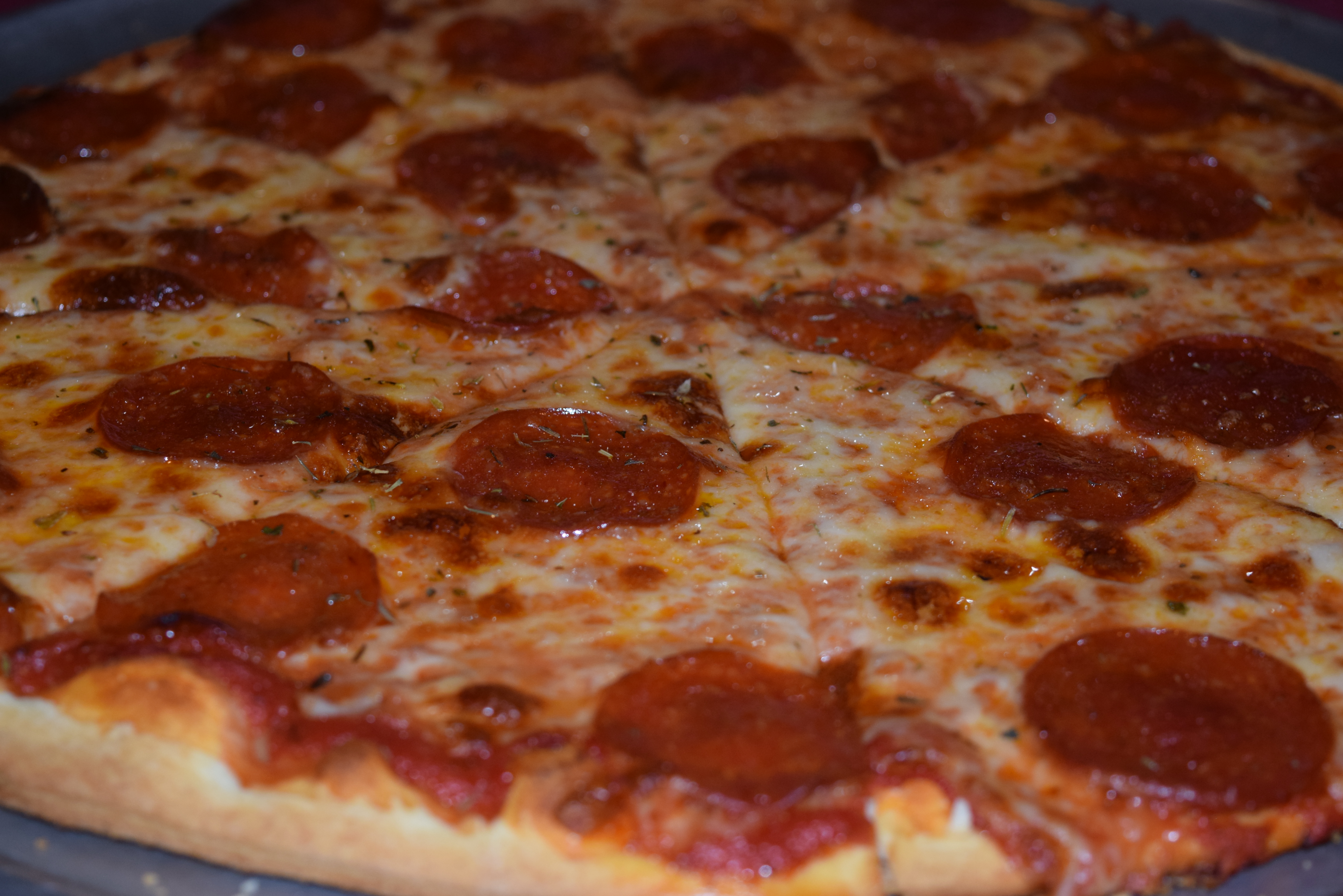 Order Extra Thin Crust Cheese Pizza food online from Gianni Ristorante & Pizzeria store, Franklin Park on bringmethat.com