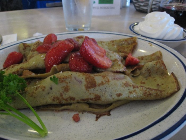 Order Fresh Strawberry Pancakes food online from Dinahs Family Restaurant store, Los Angeles on bringmethat.com
