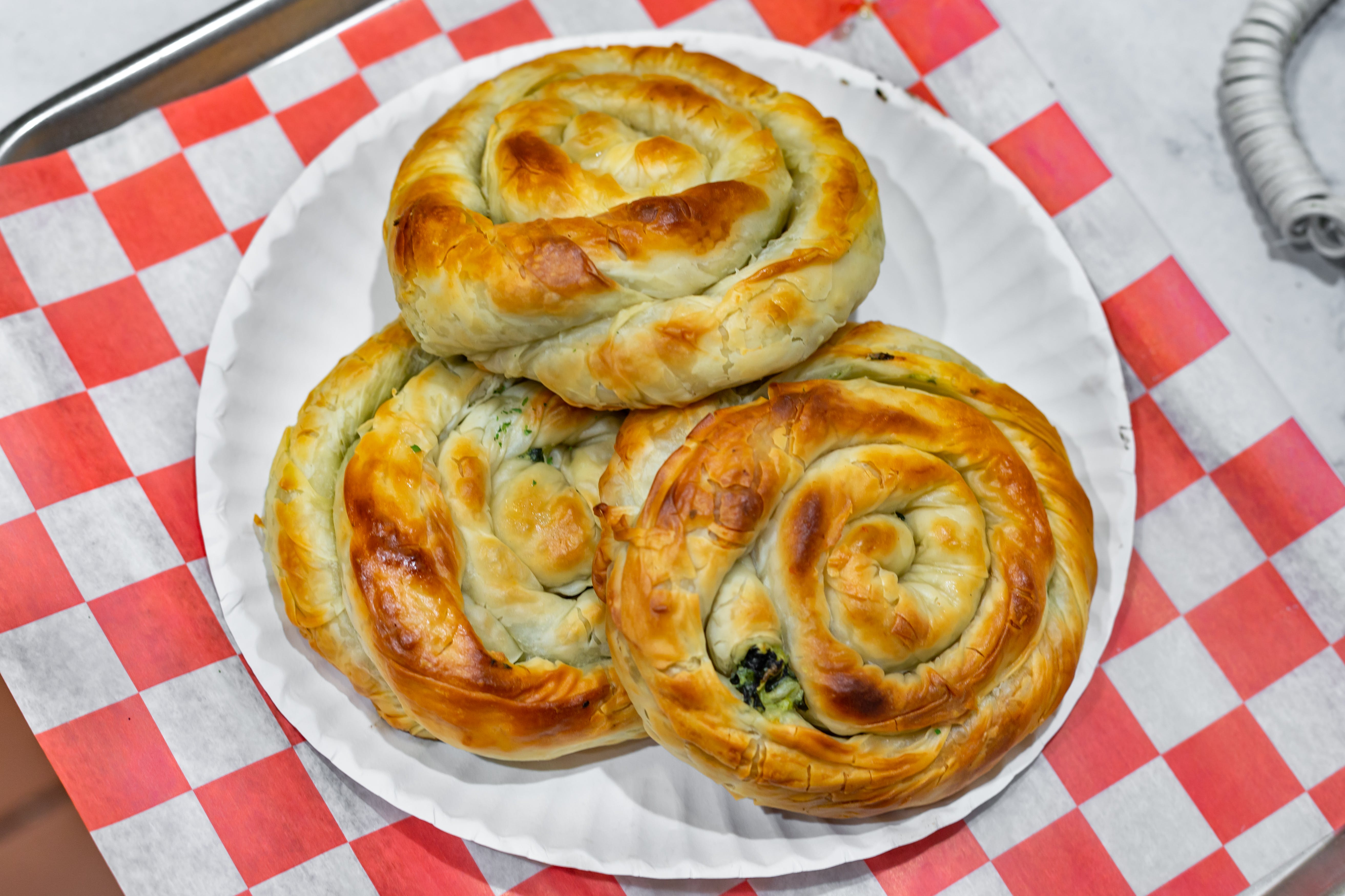 Order Spinach Pie - Pizza food online from Port Jeff Pizza store, Port Jefferson on bringmethat.com