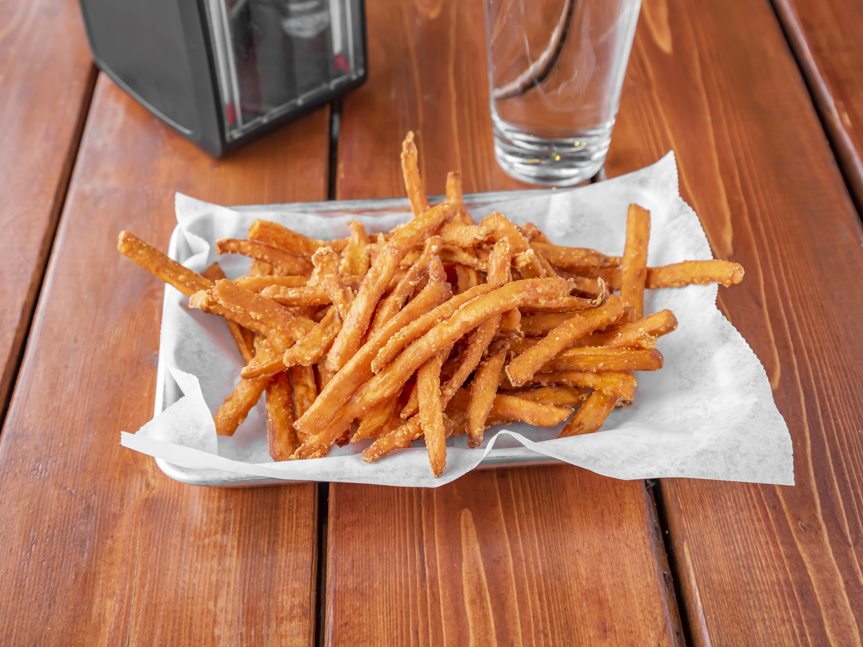 Order Sweet Potato Fries food online from Player 2 store, Green Bay on bringmethat.com