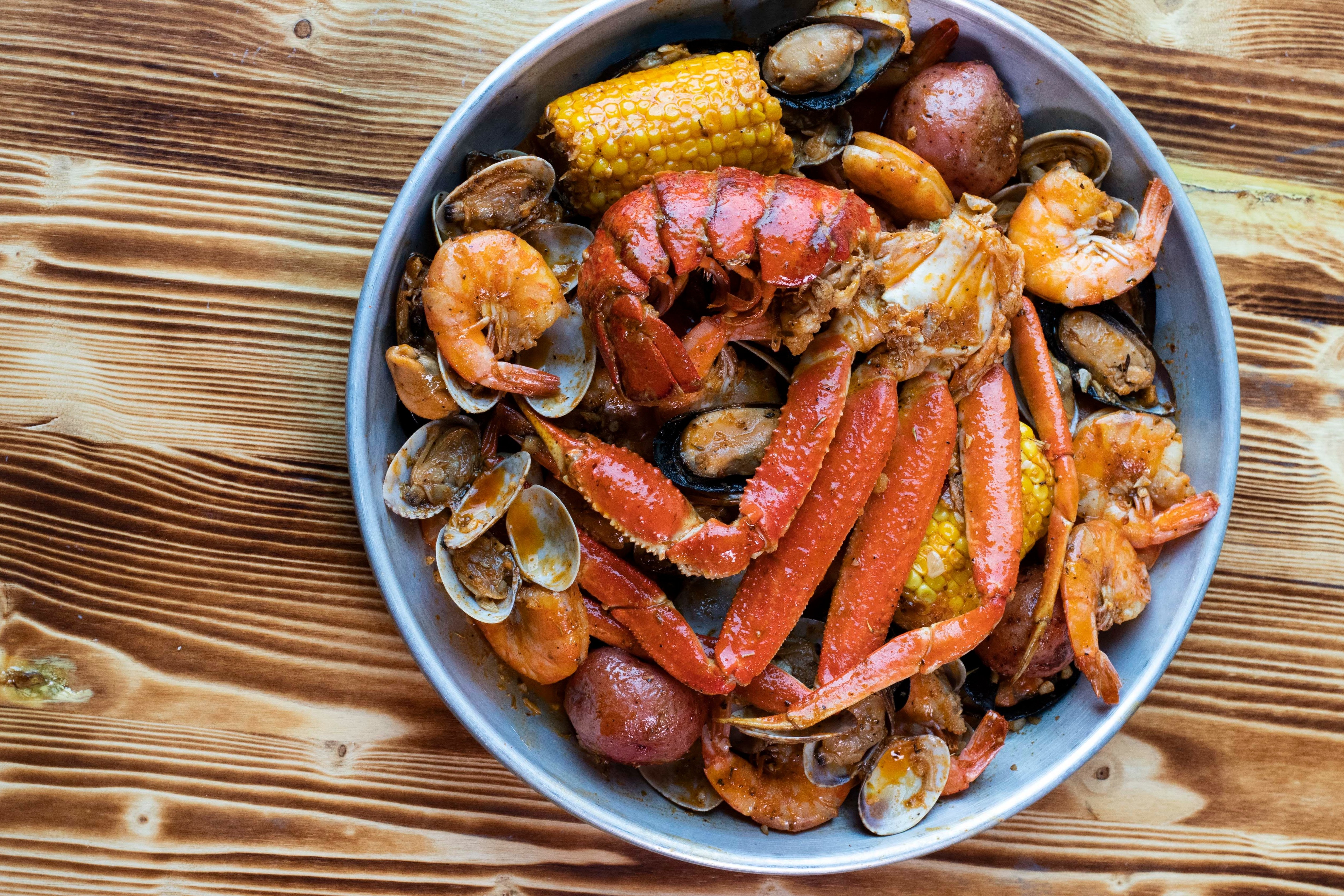 Order The Reel's Catch food online from Hook & Reel Cajun Seafood & Bar store, Falls Church on bringmethat.com