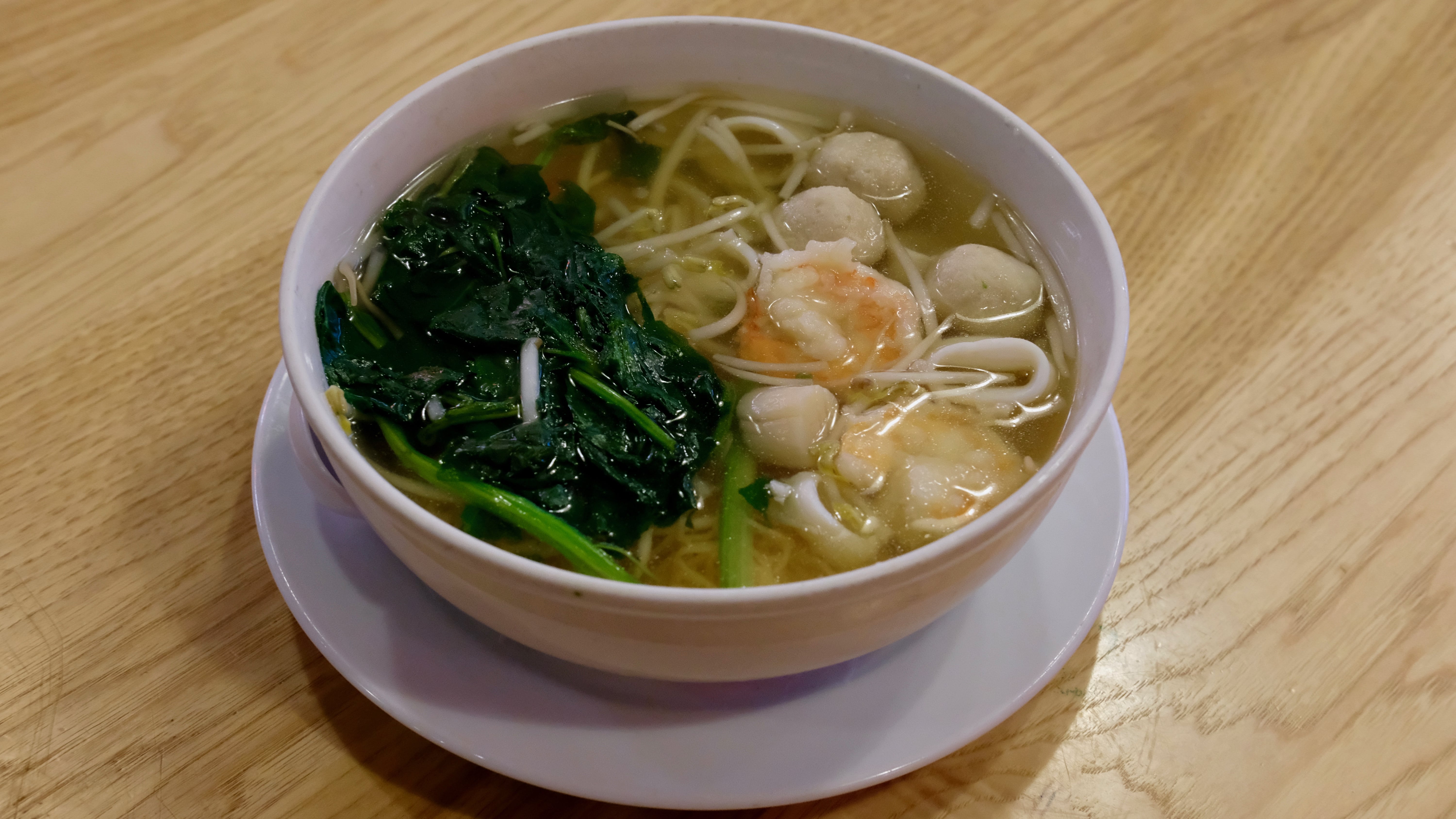 Order S5. House Special Seafood Soup food online from Ollie's Noodle Shop & Grille store, New York on bringmethat.com