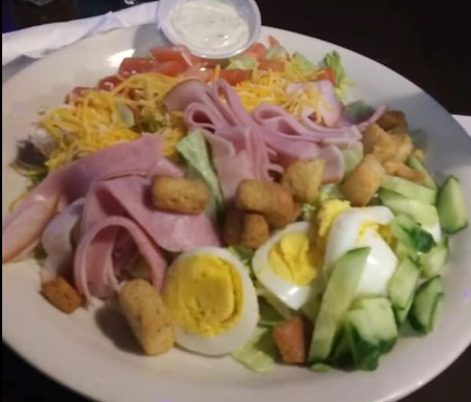 Order Chef's Salad food online from Boozie Bar & Grille store, Davenport on bringmethat.com