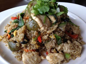 Order F6. Green Curry Fried Rice (spicy) food online from Thai Amarin store, Springfield Township on bringmethat.com