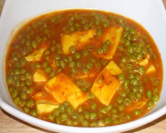 Order Matar Paneer food online from Incredible India Cafe store, Los Angeles on bringmethat.com