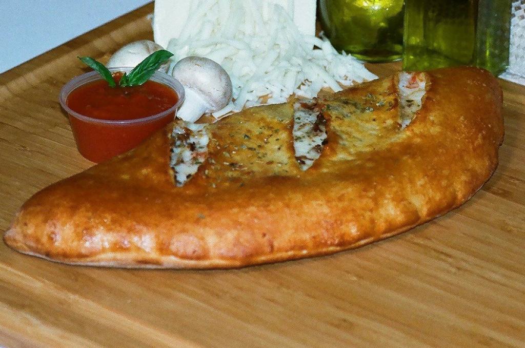 Order Calzone food online from Roma Pizza store, Bear on bringmethat.com