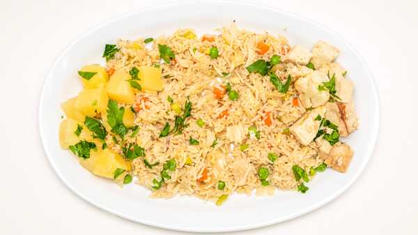 Order Pineapple Fried Rice Bowl food online from Tasty Thai store, San Mateo on bringmethat.com