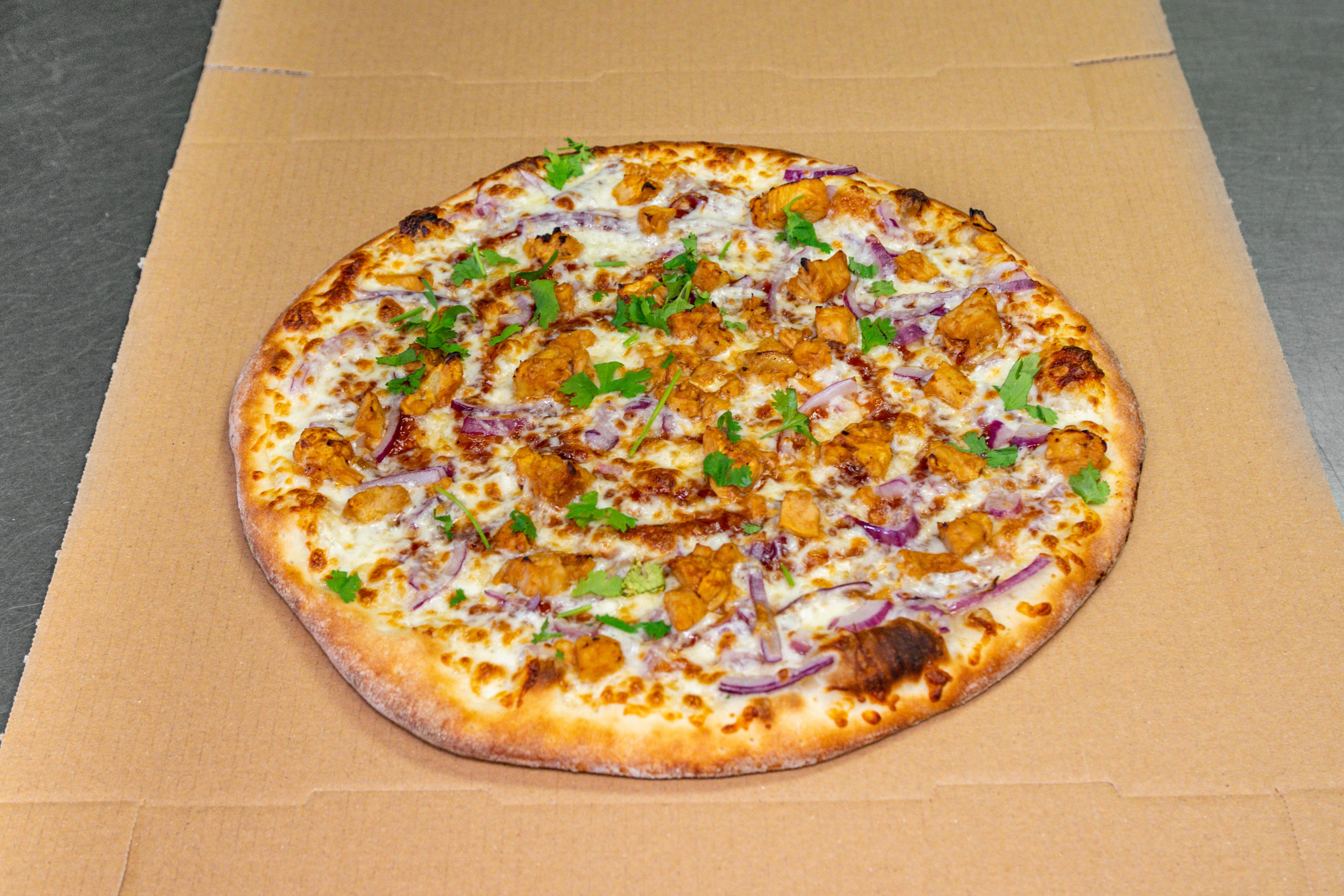Order BBQ Chicken Pizza - Large 14'' food online from Venice Pizzeria store, Santa Clarita on bringmethat.com