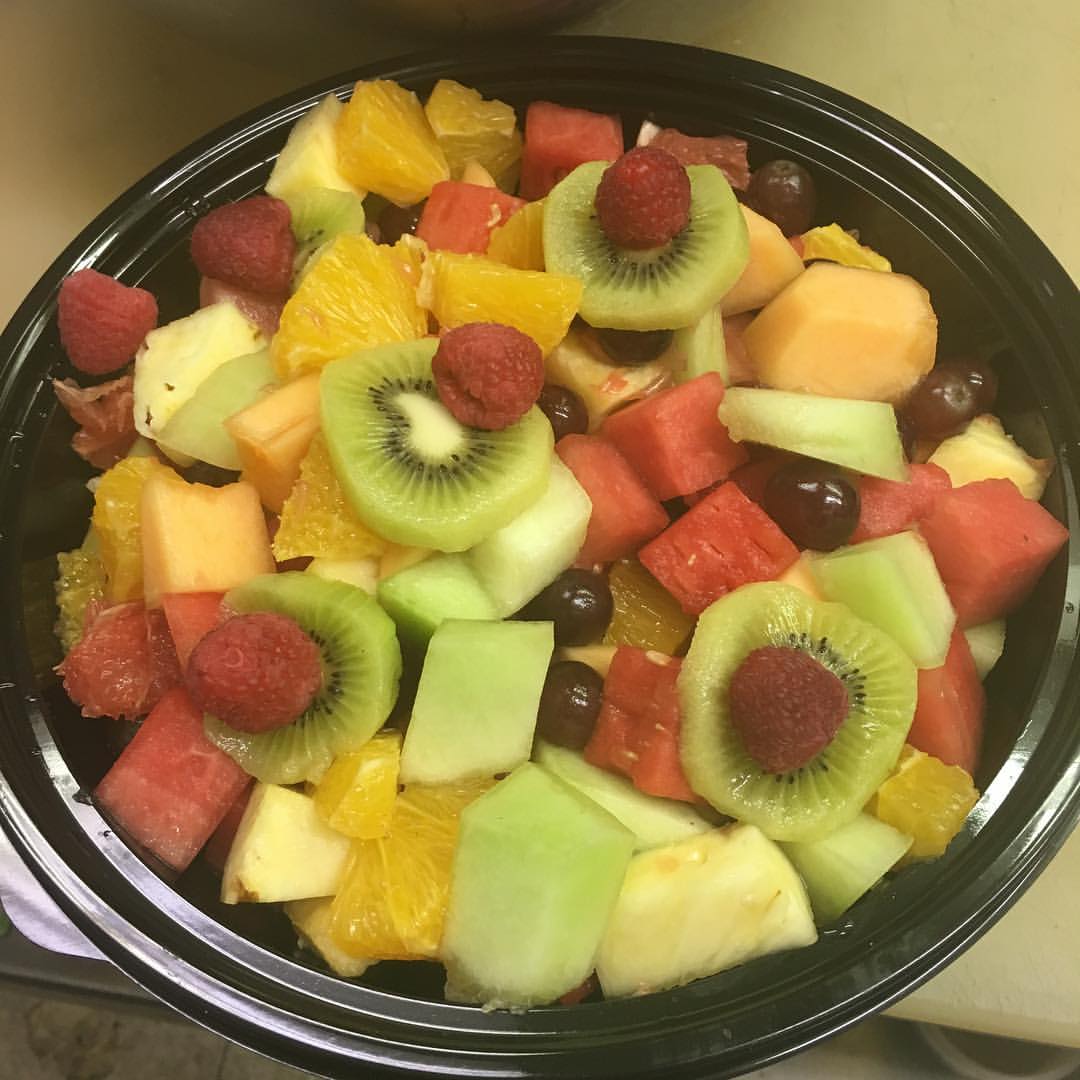 Order Mixed Fruit Salad Cup food online from 5 brothers gourmet deli store, New York on bringmethat.com