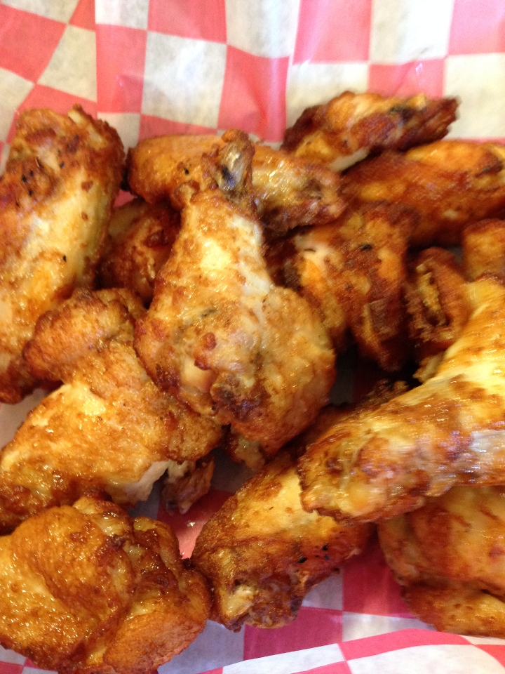 Order 8 Traditional Wings food online from Cj Pizza store, Plainfield on bringmethat.com