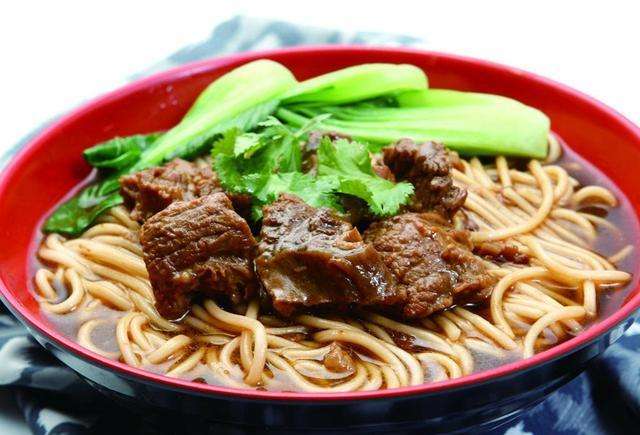 Order N03. Beef Noodle Soup Wuhan Style 武汉牛肉面 food online from Millions Of Milk Tea store, Columbus on bringmethat.com