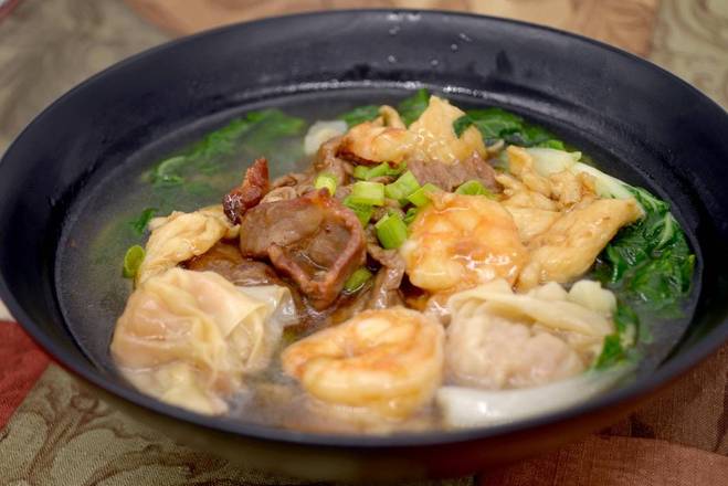 Order Wor Wonton Soup (鍋雲吞湯) food online from Hong Kong City store, Alameda on bringmethat.com