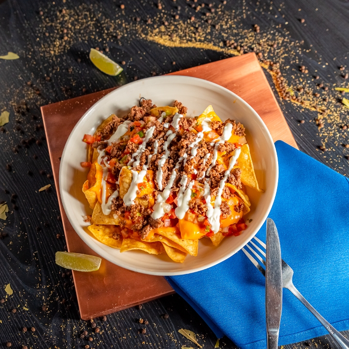 Order Traditional Nachos food online from Tavern On The Point store, Chicago on bringmethat.com