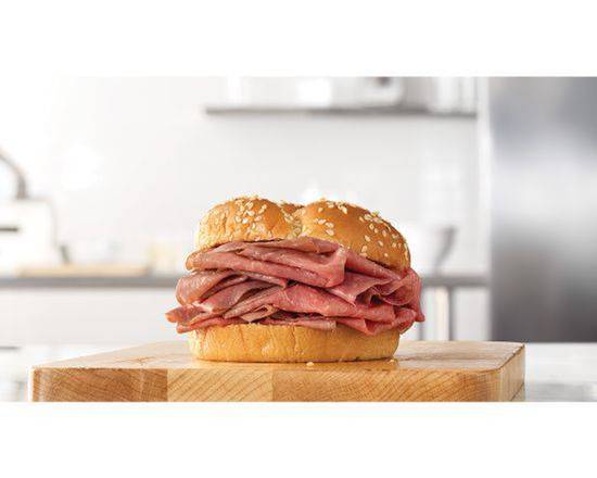 Order CLASSIC ROAST BEEF food online from Arby's store, Chicago on bringmethat.com