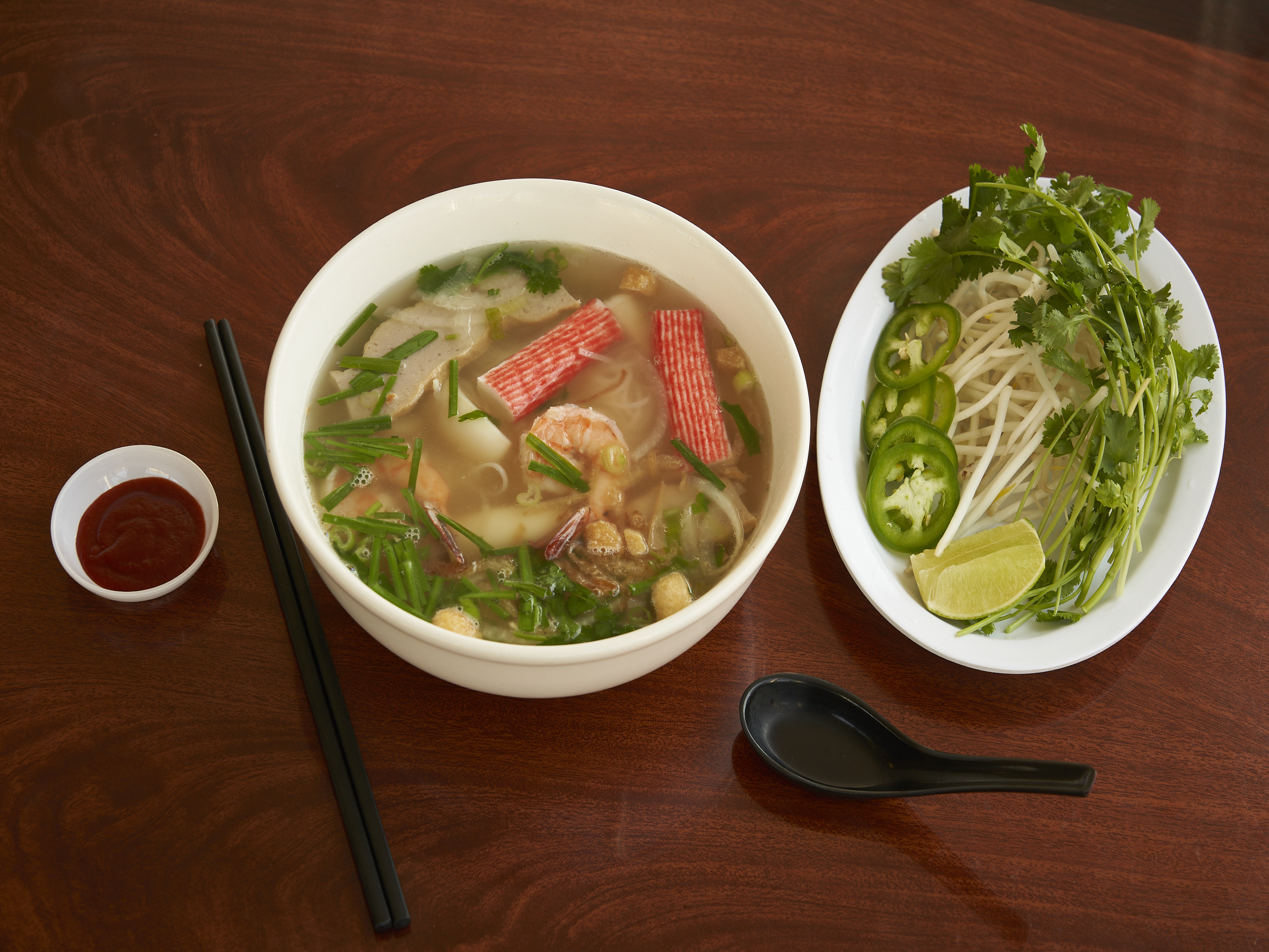 Order 32. Sea Food  Noodle Soup - Hu Tieu Hai San  food online from Pho Huong Que store, Oakland on bringmethat.com