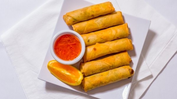 Order Veggie Spring Roll food online from Lemon Grass Thai Restaurant store, Pontiac on bringmethat.com