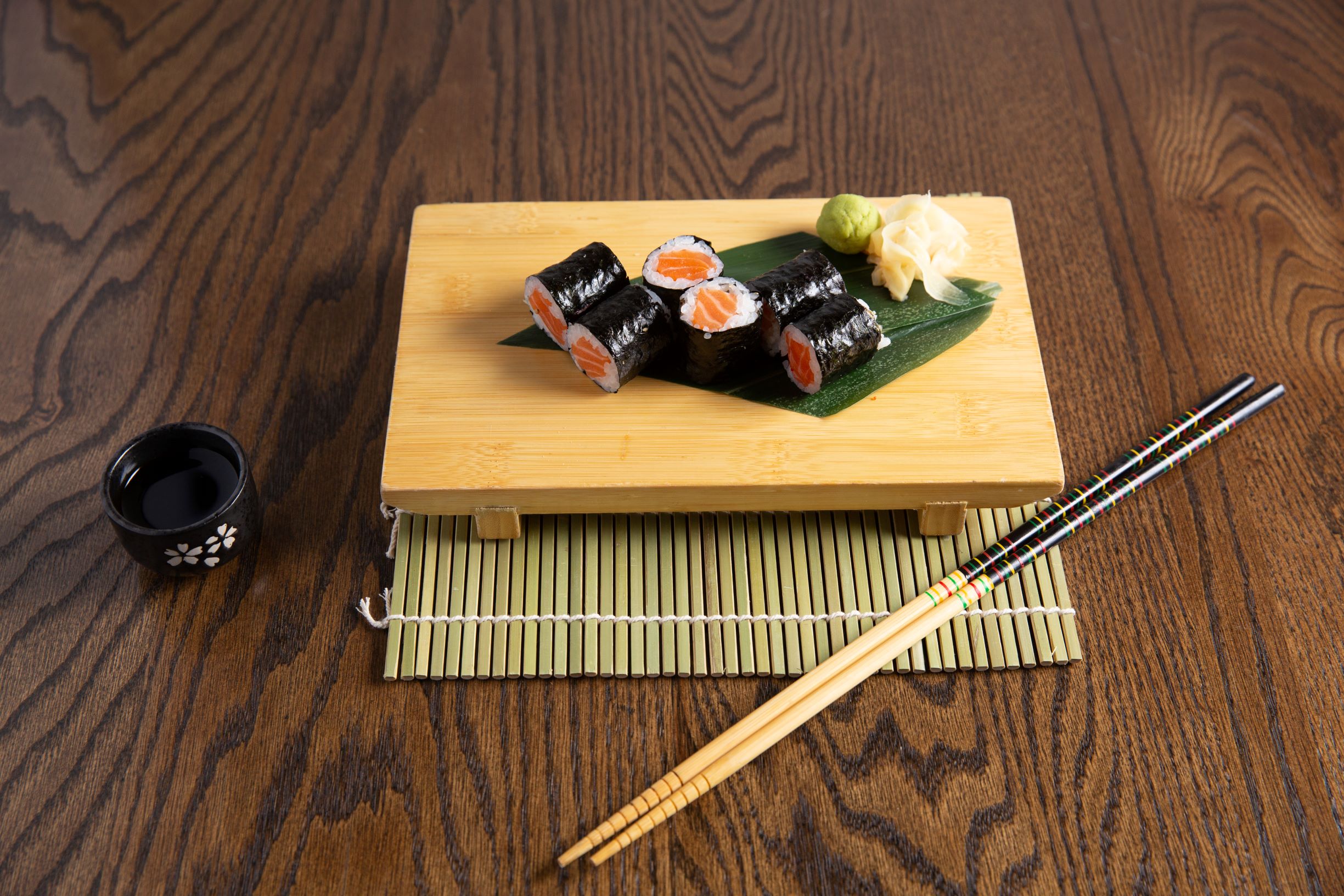 Order Salmon Roll food online from Sushi para japanese restaurant store, New York on bringmethat.com