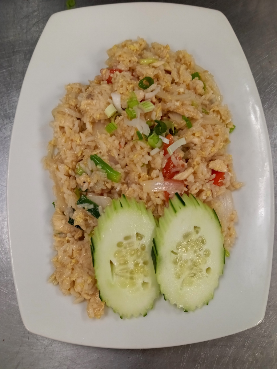 Order L-6. Ploy Fried Rice Lunch Special food online from Ploy Thai Cuisine store, The Woodlands on bringmethat.com