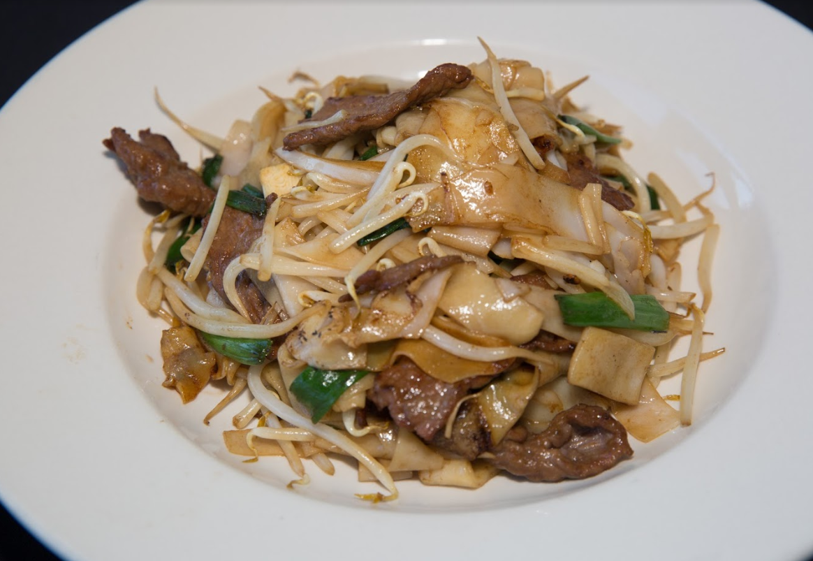 Order Beef Chow Fun food online from Uncle Yips Seafood and Dim Sum store, Cincinnati on bringmethat.com