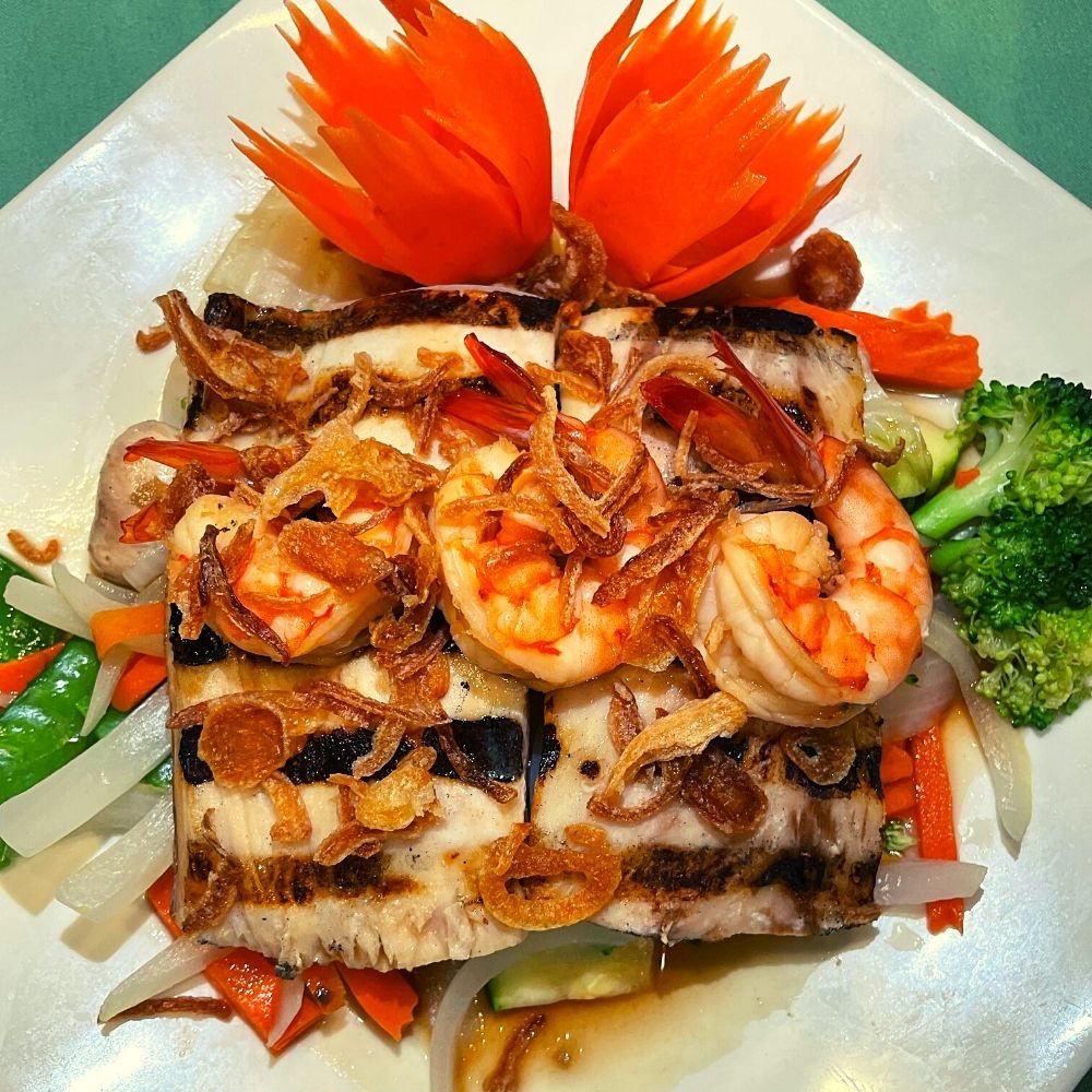Order Seared Mahi Mahi food online from Esarnthai Restaurant store, Houston on bringmethat.com