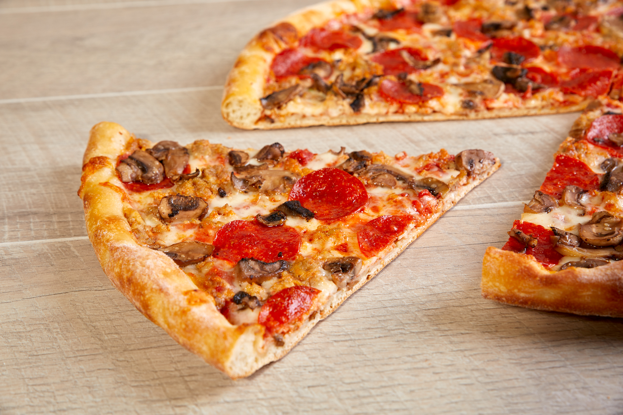 Order New Yorker Pizza food online from Mario's Pizzeria store, East Northport on bringmethat.com