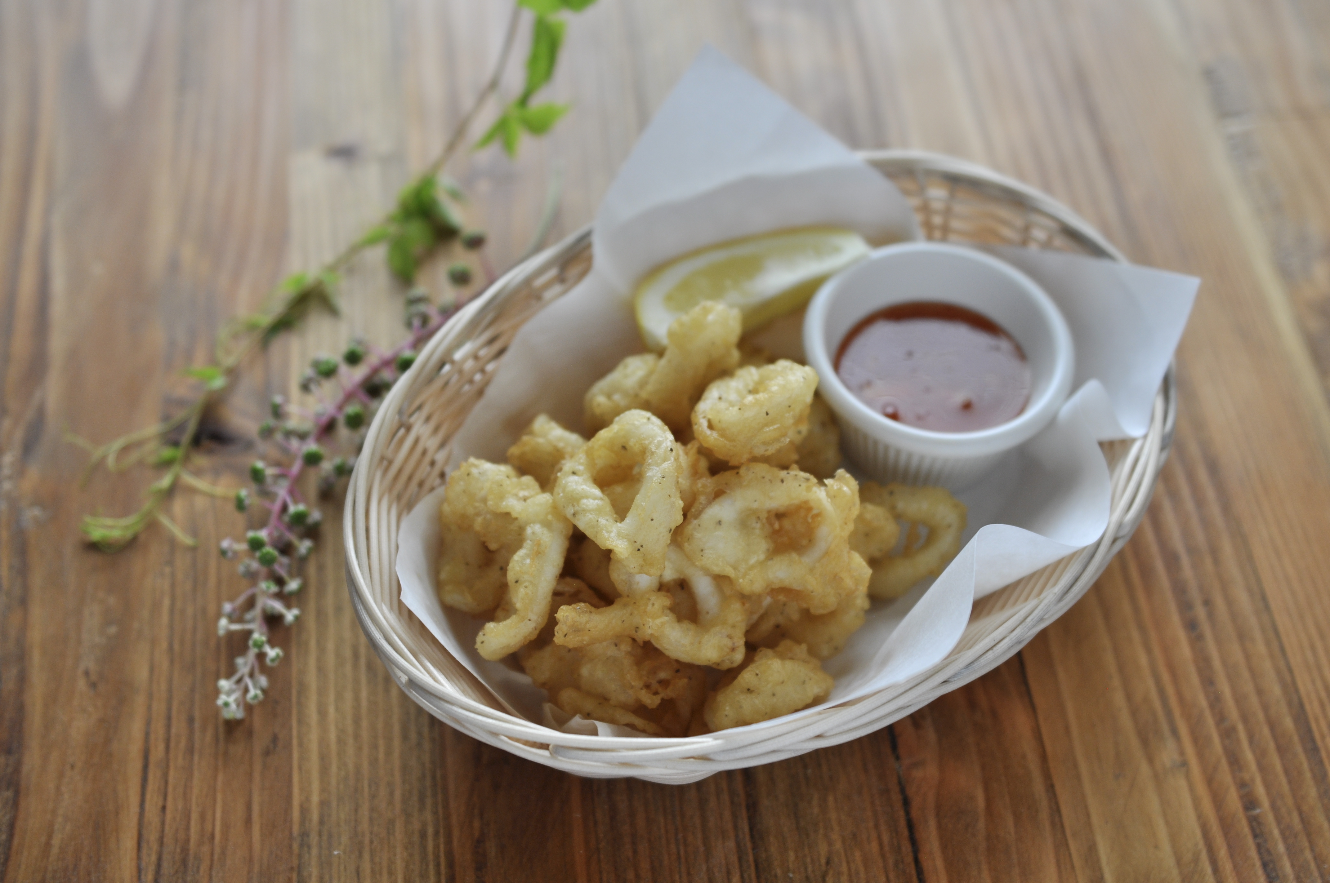 Order Salt and Pepper Calamari food online from Dashi Noodle House store, Ridgewood on bringmethat.com