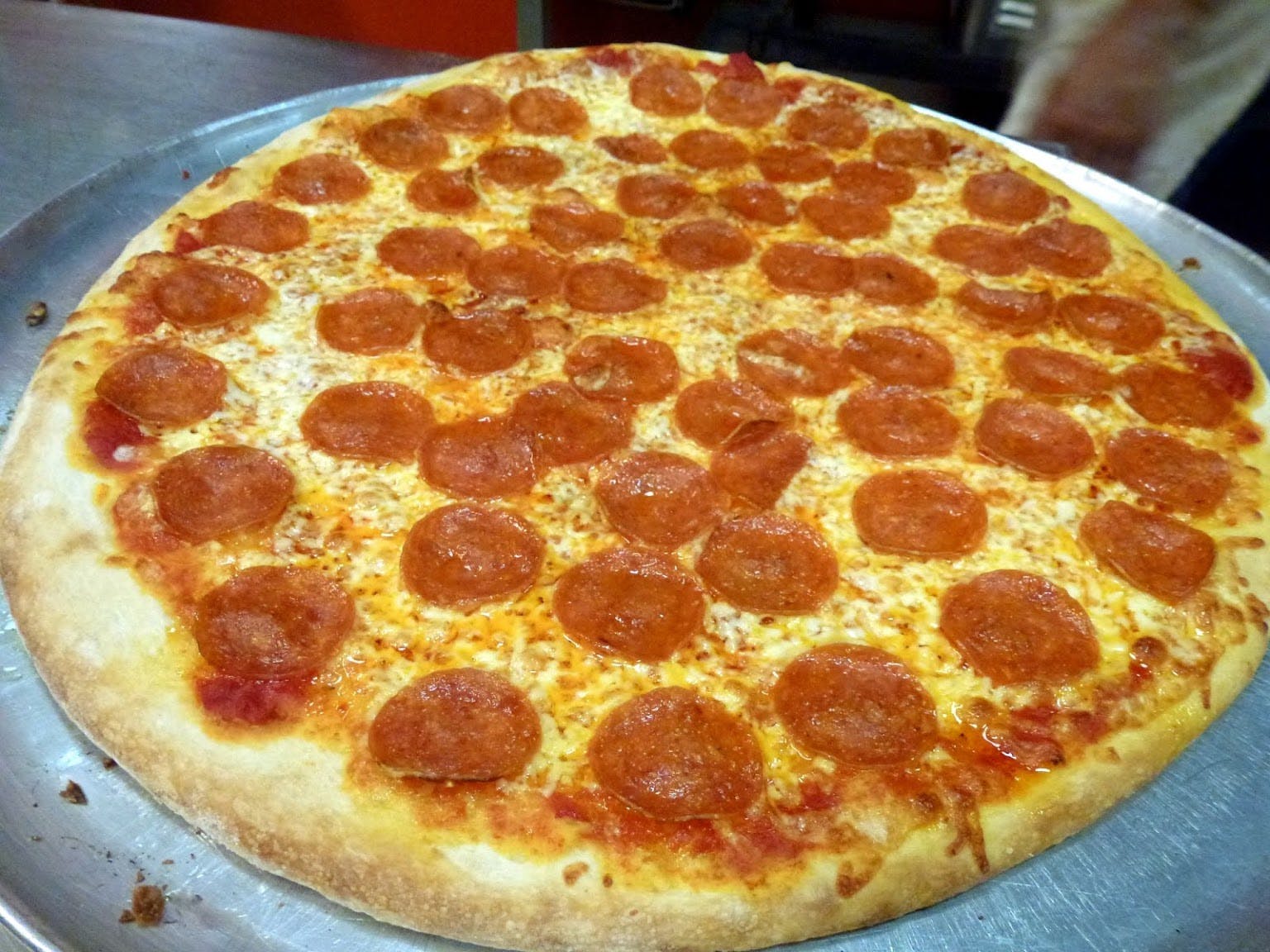Order Pepperoni Pizza - 10'' food online from Papazzi Pizzeria store, Bellevue on bringmethat.com