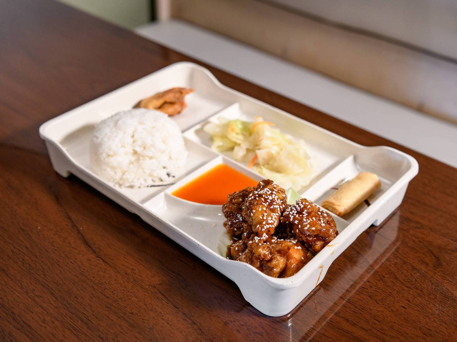 Order R2. Orange Chicken Rice Box food online from Tea Cafe On The Corner store, Norman on bringmethat.com