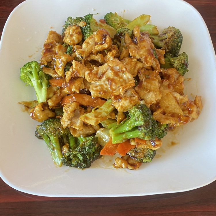Order 66. Chicken with Broccoli food online from New China Express store, Newport News on bringmethat.com
