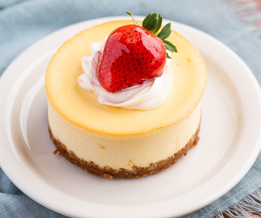Order New York Cheesecake (individual) food online from Urth Caffe store, Hawthorne on bringmethat.com