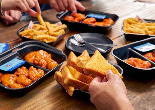 Order Boneless Wing Family Meal food online from Zaxby's store, Athens on bringmethat.com