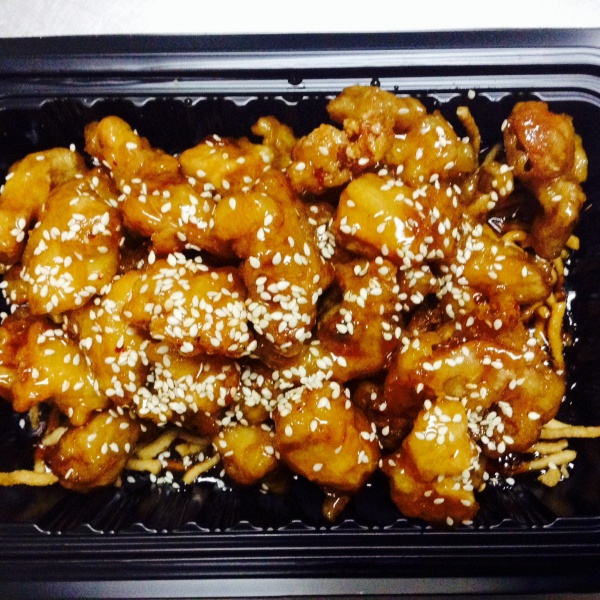 Order C10. Sesame Chicken food online from Golden Town Chinese Restaurant store, Commerce City on bringmethat.com