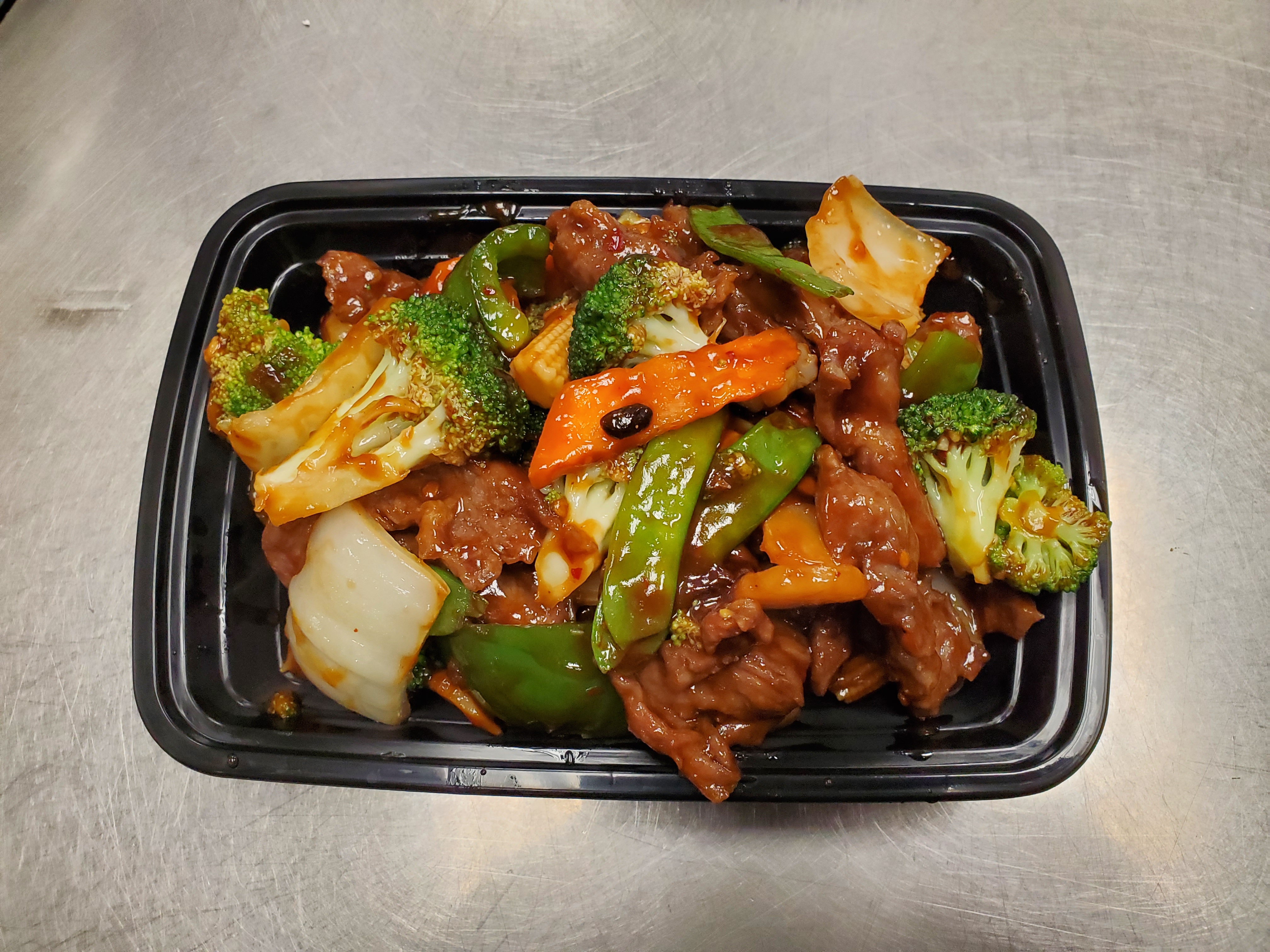 Order S6. Hunan Beef food online from Great Wall Chinese Restaurant store, Frederick on bringmethat.com
