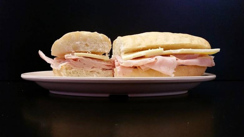 Order Turkey Sandwich food online from St. Louis Pizza and Wings store, St. Louis on bringmethat.com
