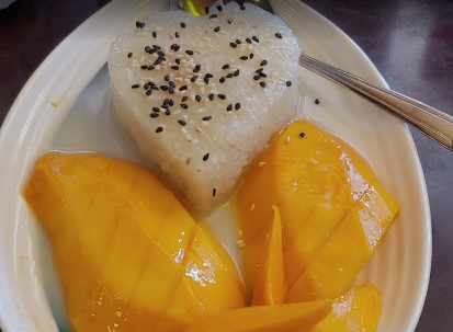 Order Mango Sticky Rice food online from Mom Can Cook Thai Kitchen store, Santa Clarita on bringmethat.com