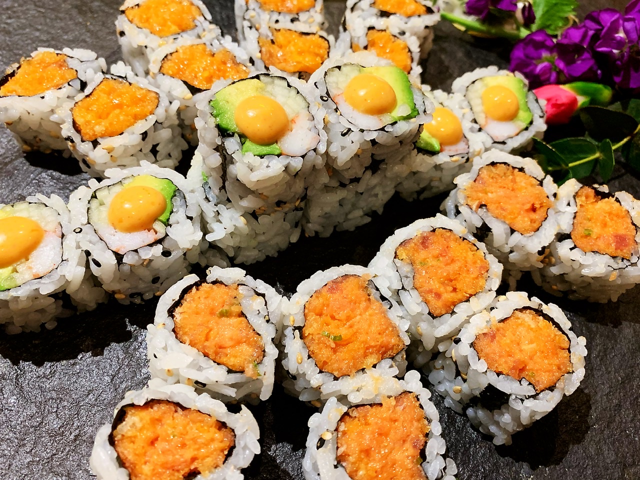Order Spicy Maki Entree food online from Shogun store, Albany on bringmethat.com